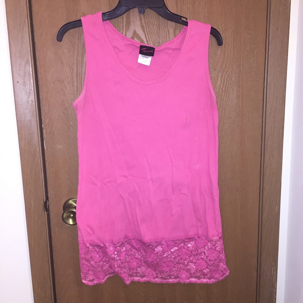 Torrid pink tank top with lace